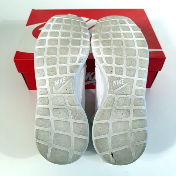 Nike Classic Roshe One White Mesh Minimalist Lifestyle Casual Sneakers - Picture 12 of 14